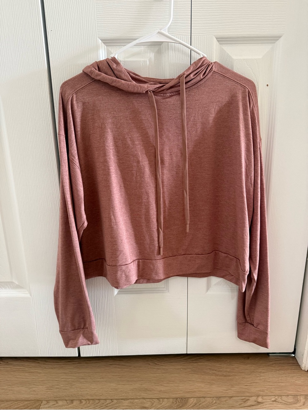 all in motion Cropped Hoodie in Rose Mauve
